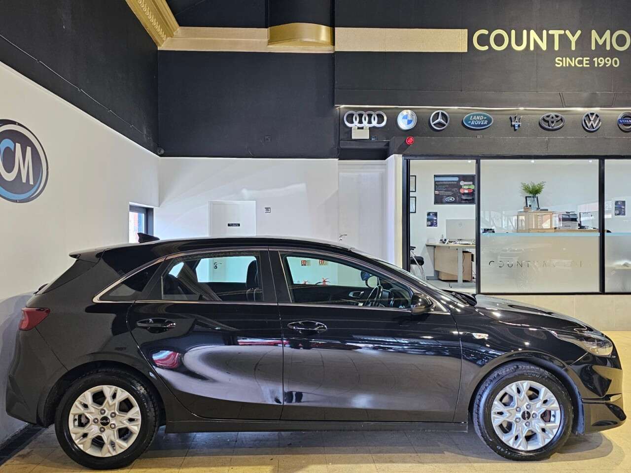 A 2022 KIA CEED 1.0 T-GDi 2 Hatchback 5dr Petrol Manual Euro 6 (s/s) (118 bhp) Long MOT, Tw A 2022 KIA CEED 1.0 T-GDi 2 Hatchback 5dr Petrol Manual Euro 6 (s/s) (118 bhp) Long MOT, Tw