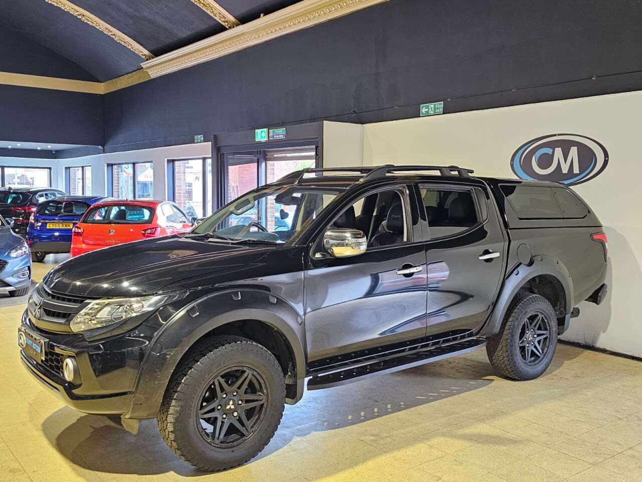 A 2017 MITSUBISHI L200 2.4 DI-D DC Barbarian SVP Pickup Double Cab 4dr Diesel Manual 4WD Euro 6 (1 A 2017 MITSUBISHI L200 2.4 DI-D DC Barbarian SVP Pickup Double Cab 4dr Diesel Manual 4WD Euro 6 (1