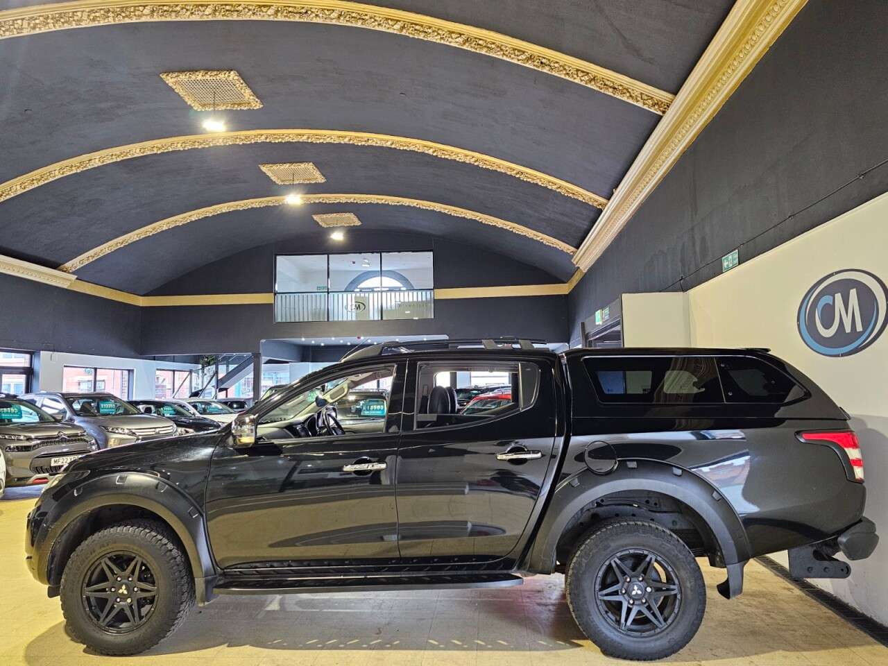 A 2017 MITSUBISHI L200 2.4 DI-D DC Barbarian SVP Pickup Double Cab 4dr Diesel Manual 4WD Euro 6 (1 A 2017 MITSUBISHI L200 2.4 DI-D DC Barbarian SVP Pickup Double Cab 4dr Diesel Manual 4WD Euro 6 (1