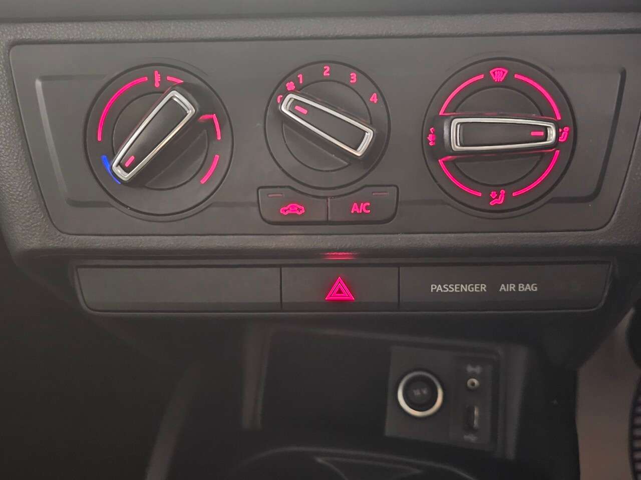 2016 SEAT IBIZA 2016 SEAT IBIZA