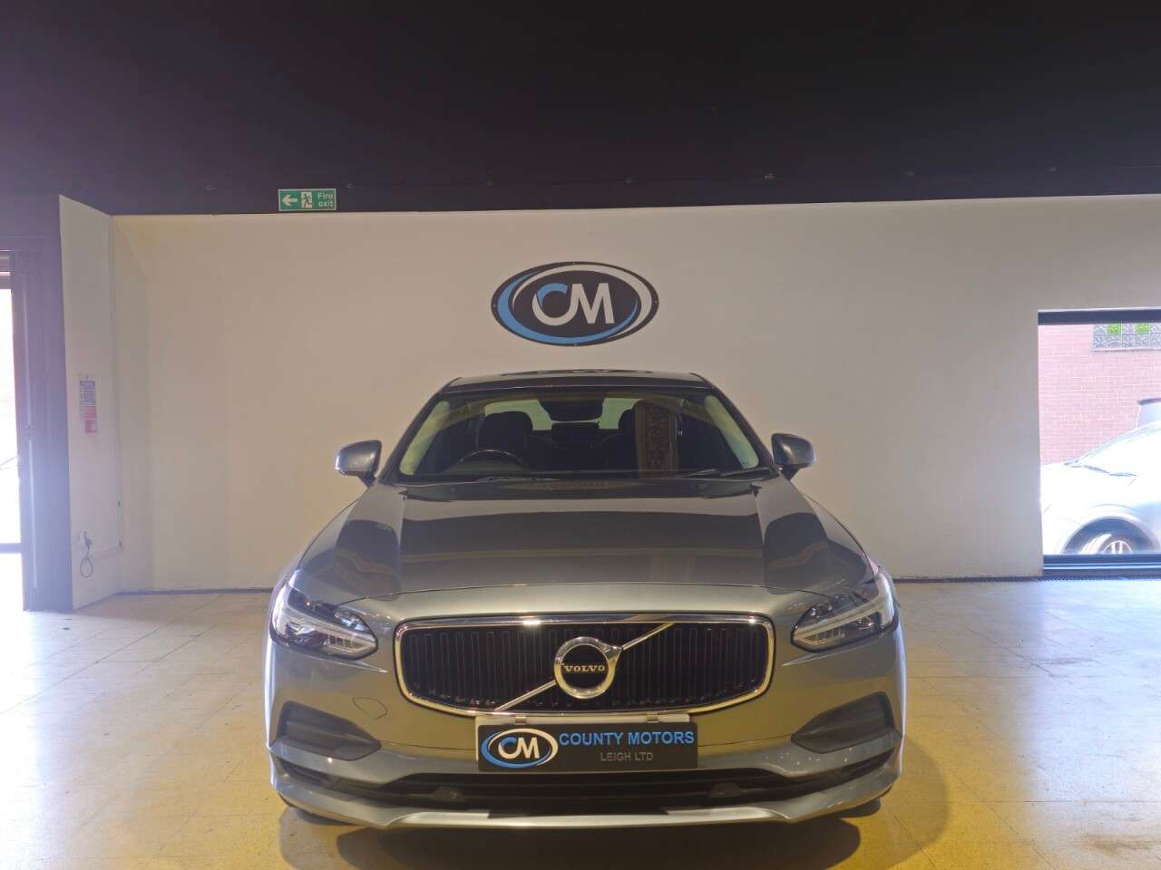 A 2018 VOLVO S90 2.0 D4 Momentum Saloon 4dr Diesel Auto Euro 6 (s/s) (190 ps) Only 2 owners A 2018 VOLVO S90 2.0 D4 Momentum Saloon 4dr Diesel Auto Euro 6 (s/s) (190 ps) Only 2 owners