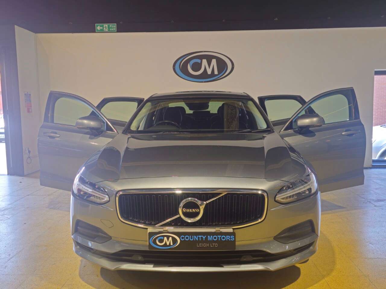 2018 VOLVO S90 2018 VOLVO S90