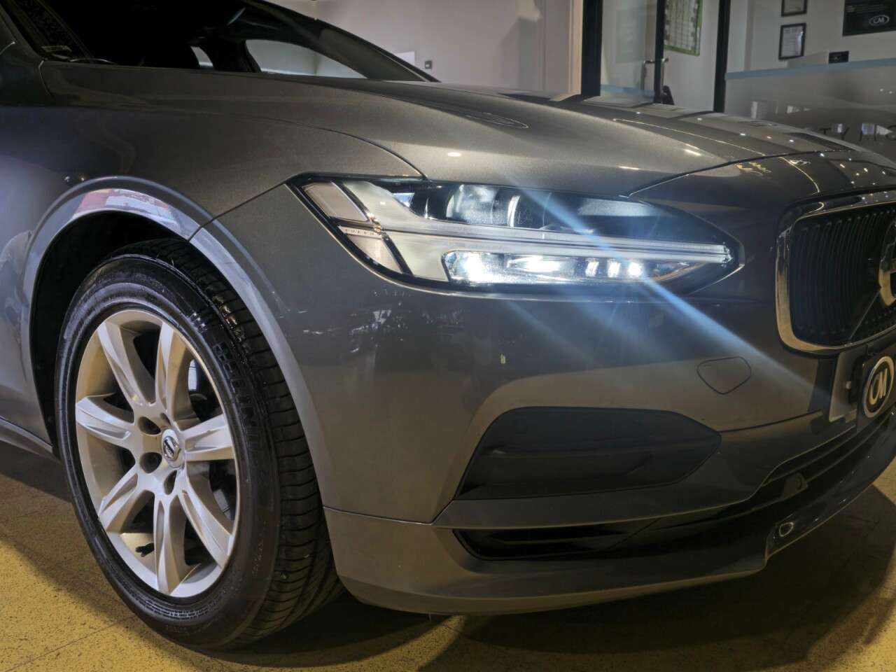 2018 VOLVO S90 2018 VOLVO S90