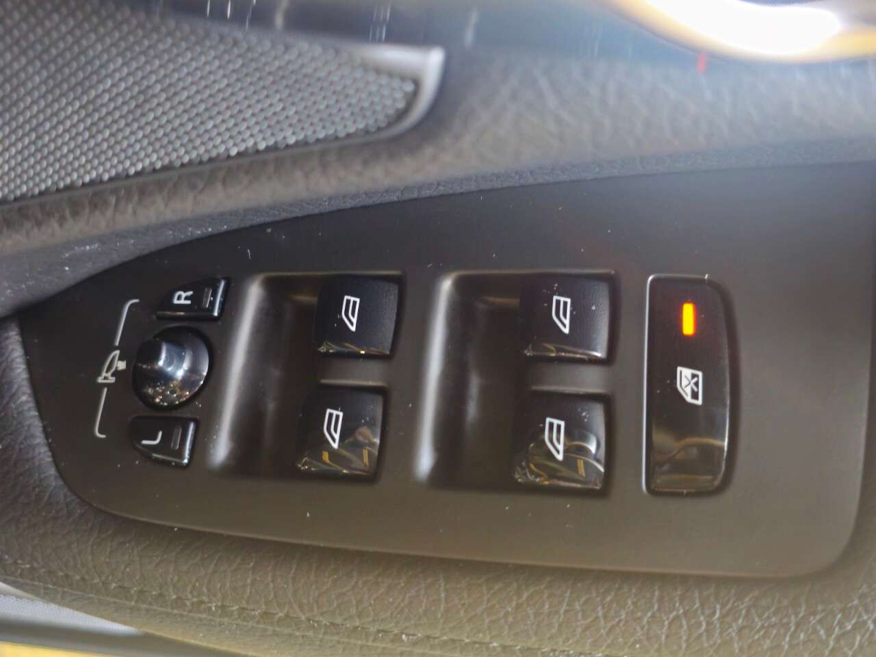 2018 VOLVO S90 2018 VOLVO S90