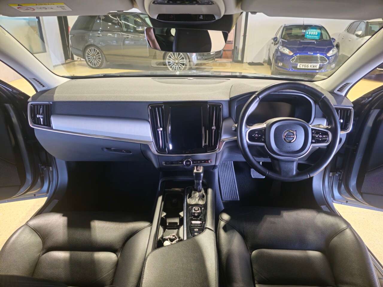 2018 VOLVO S90 2018 VOLVO S90