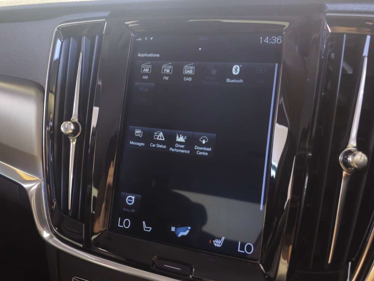 2018 VOLVO S90 2018 VOLVO S90