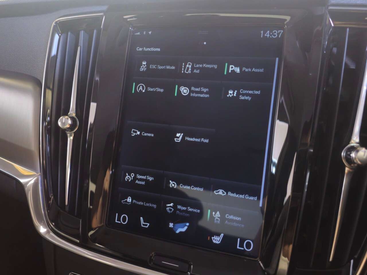 2018 VOLVO S90 2018 VOLVO S90