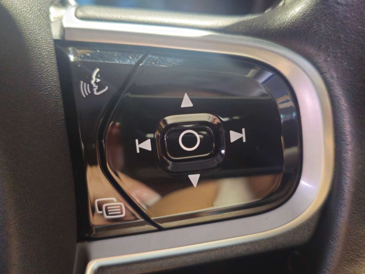 2018 VOLVO S90 2018 VOLVO S90
