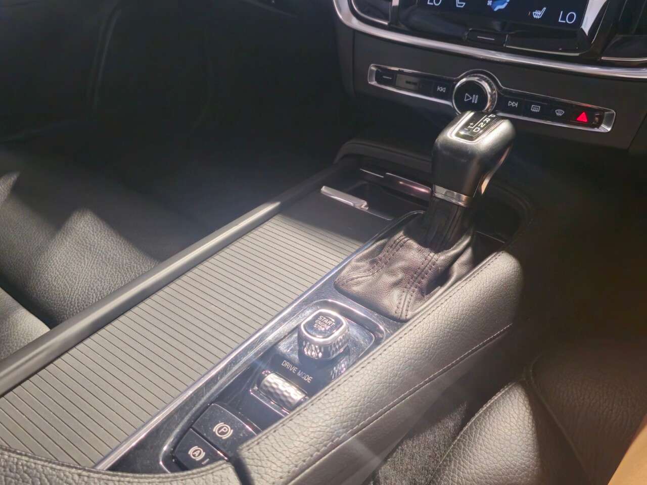 2018 VOLVO S90 2018 VOLVO S90