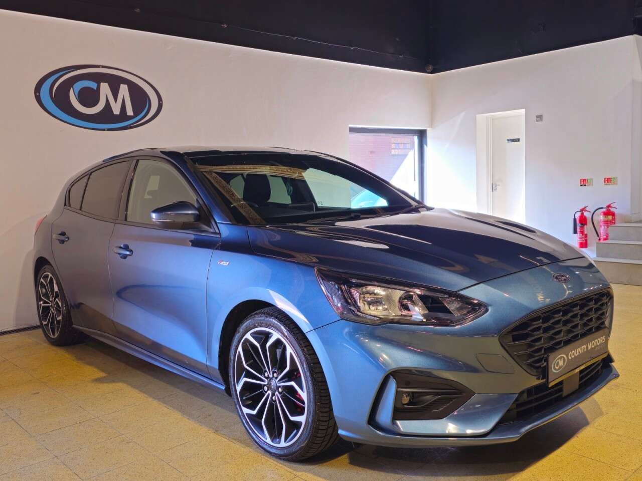 A 2019 FORD FOCUS 1.0T EcoBoost ST-Line X Hatchback 5dr Petrol Manual Euro 6 (s/s) (125 ps) * A 2019 FORD FOCUS 1.0T EcoBoost ST-Line X Hatchback 5dr Petrol Manual Euro 6 (s/s) (125 ps) *