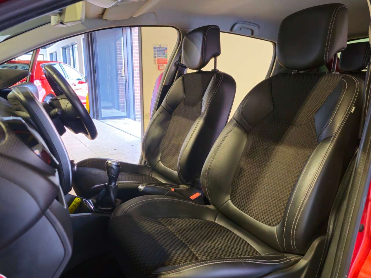 2018 RENAULT CLIO 2018 RENAULT CLIO