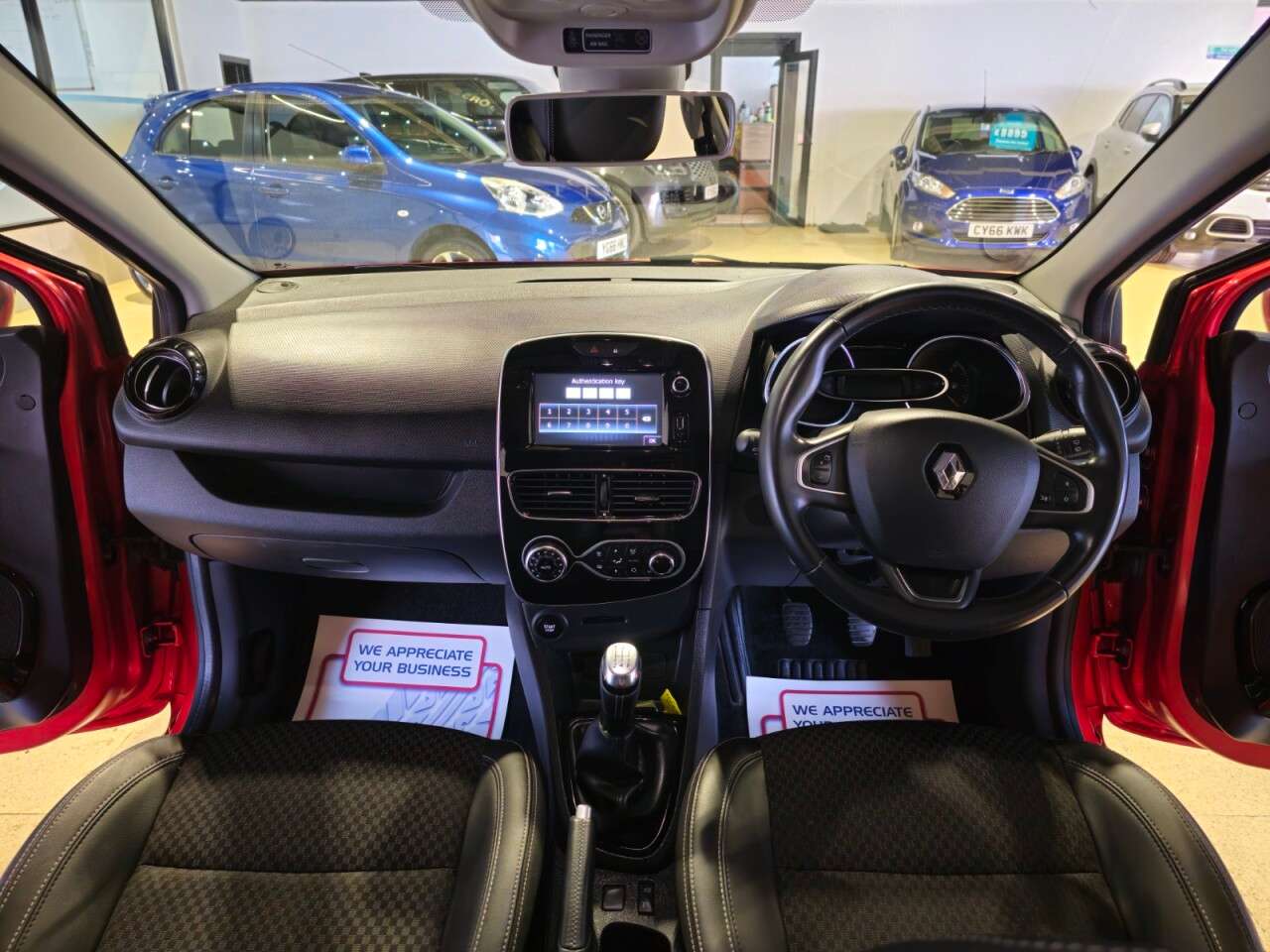2018 RENAULT CLIO 2018 RENAULT CLIO