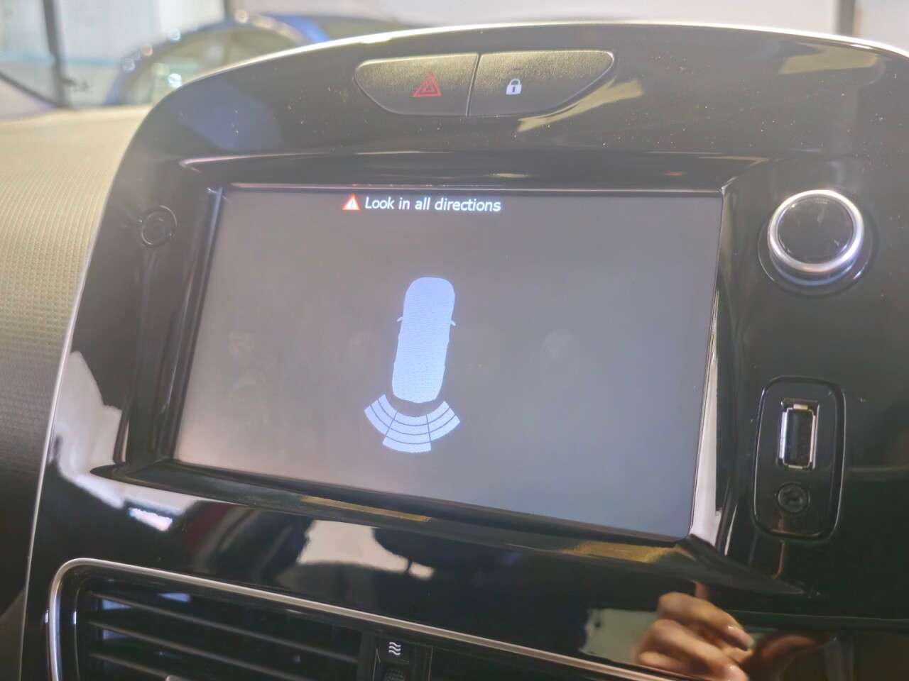 2018 RENAULT CLIO 2018 RENAULT CLIO