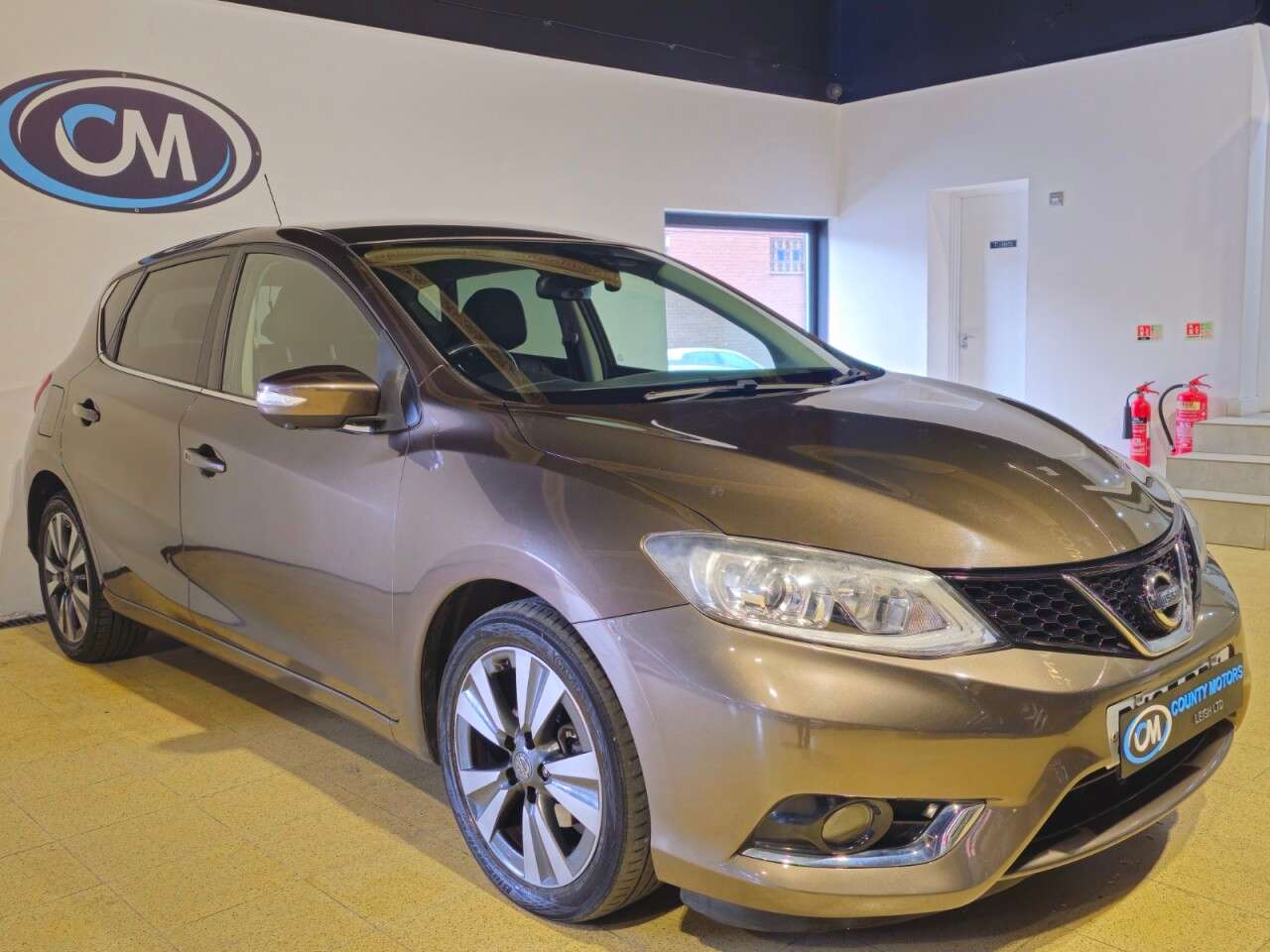 A 2015 NISSAN PULSAR 1.2 DIG-T Tekna Hatchback 5dr Petrol Manual Euro 6 (s/s) (115 ps) * Leather A 2015 NISSAN PULSAR 1.2 DIG-T Tekna Hatchback 5dr Petrol Manual Euro 6 (s/s) (115 ps) * Leather