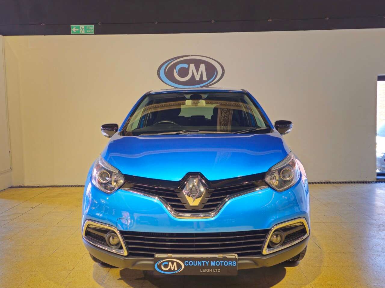 A 2016 RENAULT CAPTUR 0.9 TCe ENERGY Dynamique S Nav SUV 5dr Petrol Manual Euro 6 (s/s) (90 ps) F A 2016 RENAULT CAPTUR 0.9 TCe ENERGY Dynamique S Nav SUV 5dr Petrol Manual Euro 6 (s/s) (90 ps) F