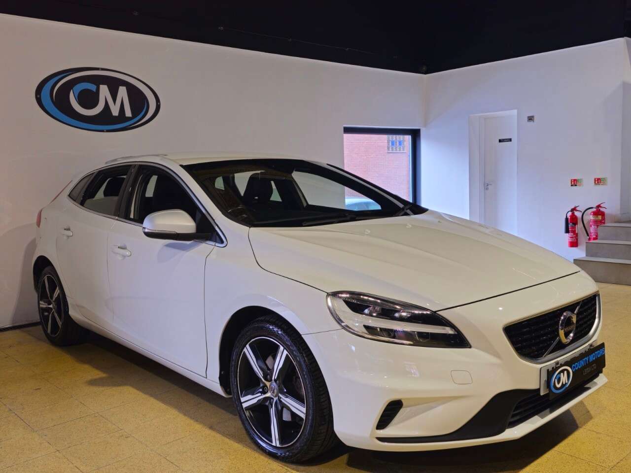 A 2017 VOLVO V40 2.0 T2 R-Design Nav Plus Hatchback 5dr Petrol Manual Euro 6 (s/s) (122 ps) A 2017 VOLVO V40 2.0 T2 R-Design Nav Plus Hatchback 5dr Petrol Manual Euro 6 (s/s) (122 ps)