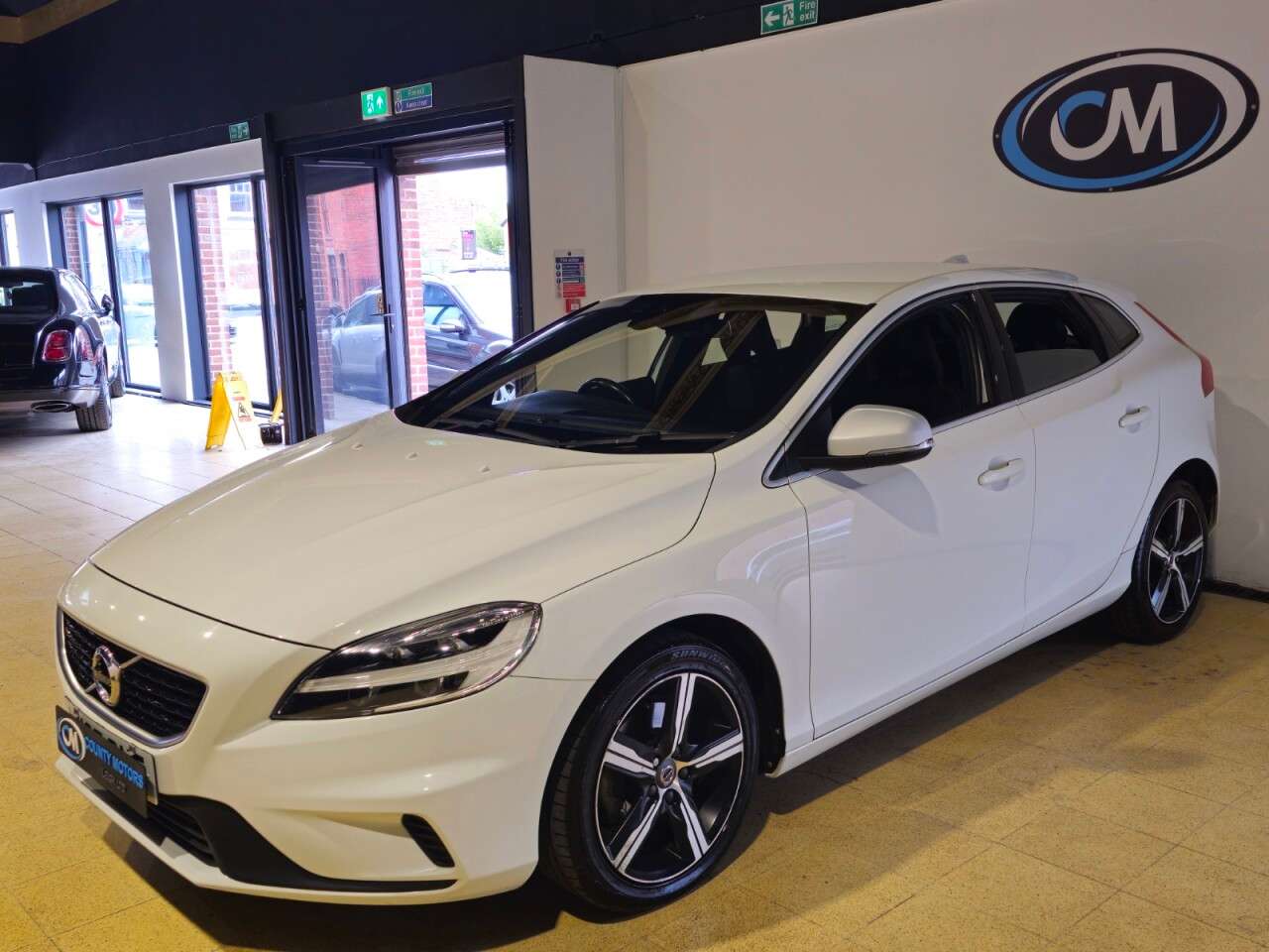 A 2017 VOLVO V40 2.0 T2 R-Design Nav Plus Hatchback 5dr Petrol Manual Euro 6 (s/s) (122 ps) A 2017 VOLVO V40 2.0 T2 R-Design Nav Plus Hatchback 5dr Petrol Manual Euro 6 (s/s) (122 ps)