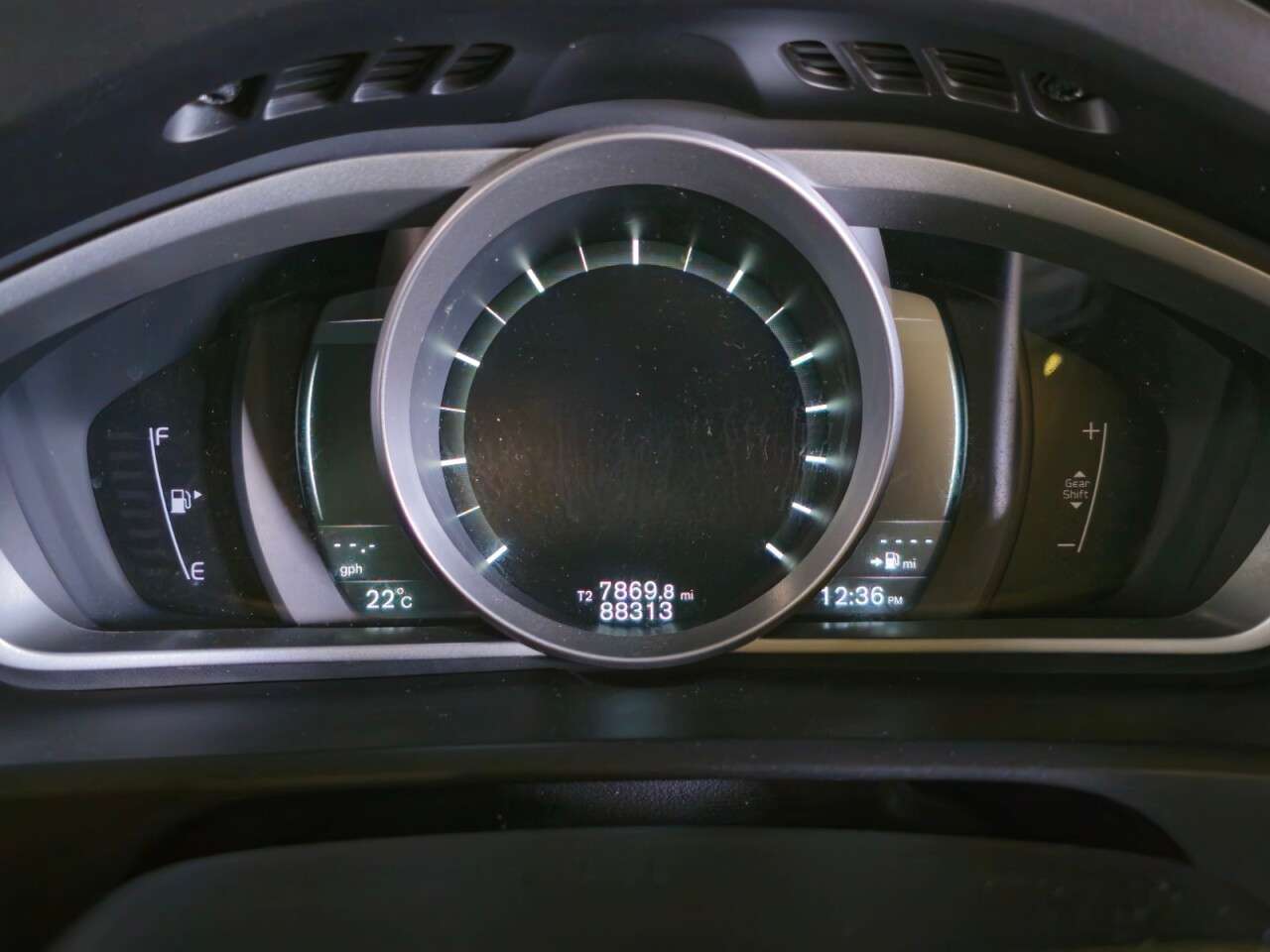 2017 VOLVO V40 2017 VOLVO V40
