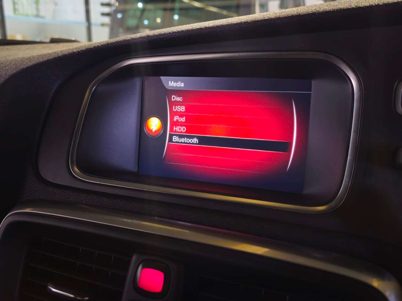2017 VOLVO V40 2017 VOLVO V40
