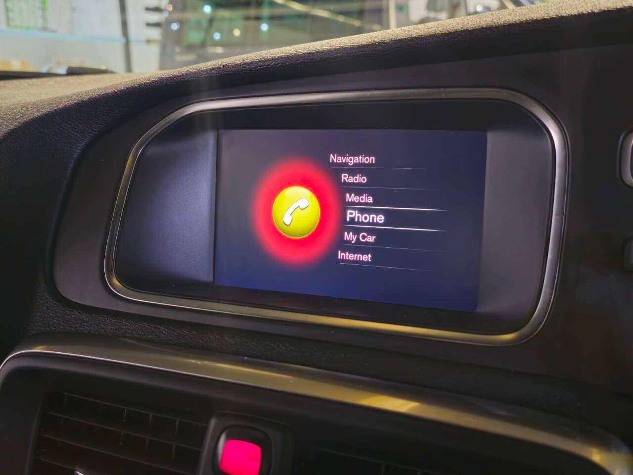 2017 VOLVO V40 2017 VOLVO V40