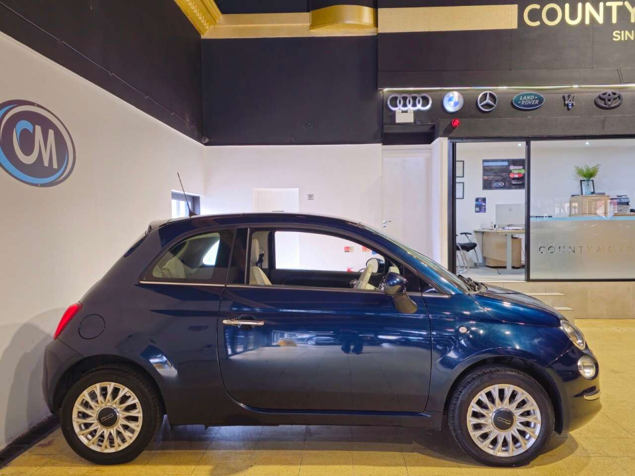 A 2017 FIAT 500 0.9 TwinAir Lounge Hatchback 3dr Petrol Manual Euro 6 (s/s) (105 ps) Low Mi A 2017 FIAT 500 0.9 TwinAir Lounge Hatchback 3dr Petrol Manual Euro 6 (s/s) (105 ps) Low Mi