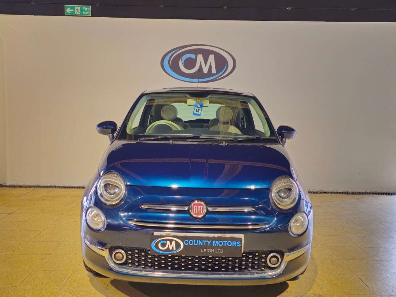 A 2017 FIAT 500 0.9 TwinAir Lounge Hatchback 3dr Petrol Manual Euro 6 (s/s) (105 ps) Low Mi A 2017 FIAT 500 0.9 TwinAir Lounge Hatchback 3dr Petrol Manual Euro 6 (s/s) (105 ps) Low Mi