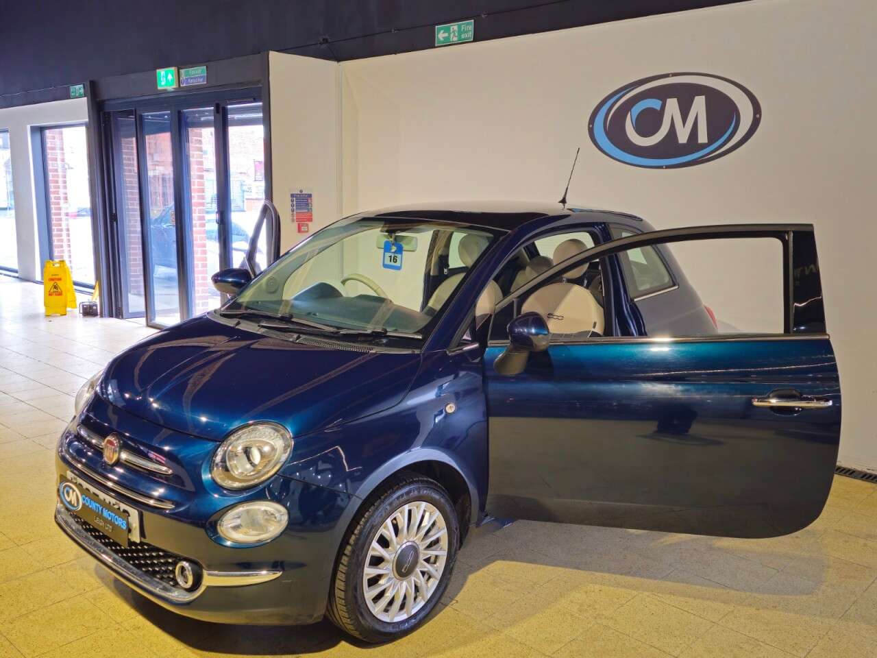 2017 FIAT 500 2017 FIAT 500