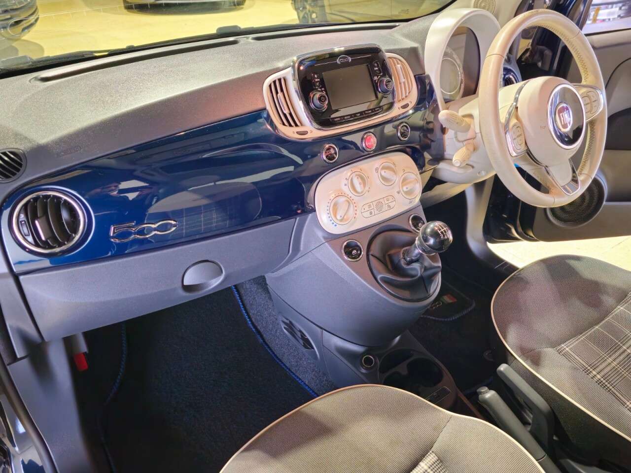 2017 FIAT 500 2017 FIAT 500
