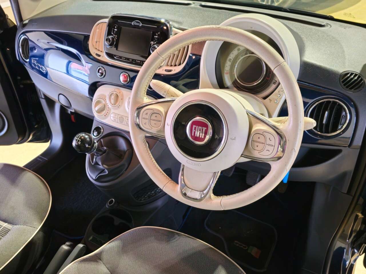 2017 FIAT 500 2017 FIAT 500