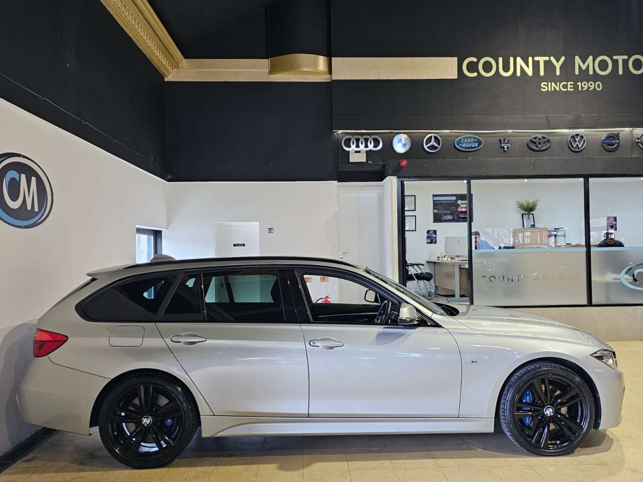 A 2017 BMW 3 SERIES 2.0 320d M Sport Touring 5dr Diesel Auto xDrive Euro 6 (s/s) (190 ps) Fresh A 2017 BMW 3 SERIES 2.0 320d M Sport Touring 5dr Diesel Auto xDrive Euro 6 (s/s) (190 ps) Fresh