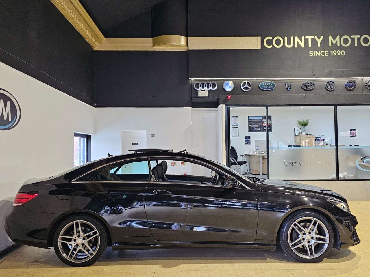 A 2014 MERCEDES-BENZ E CLASS 2.1 E250 CDI AMG Sport Coupe 2dr Diesel G-Tronic+ Euro 5 (s/s) (204 ps) Sli A 2014 MERCEDES-BENZ E CLASS 2.1 E250 CDI AMG Sport Coupe 2dr Diesel G-Tronic+ Euro 5 (s/s) (204 ps) Sli