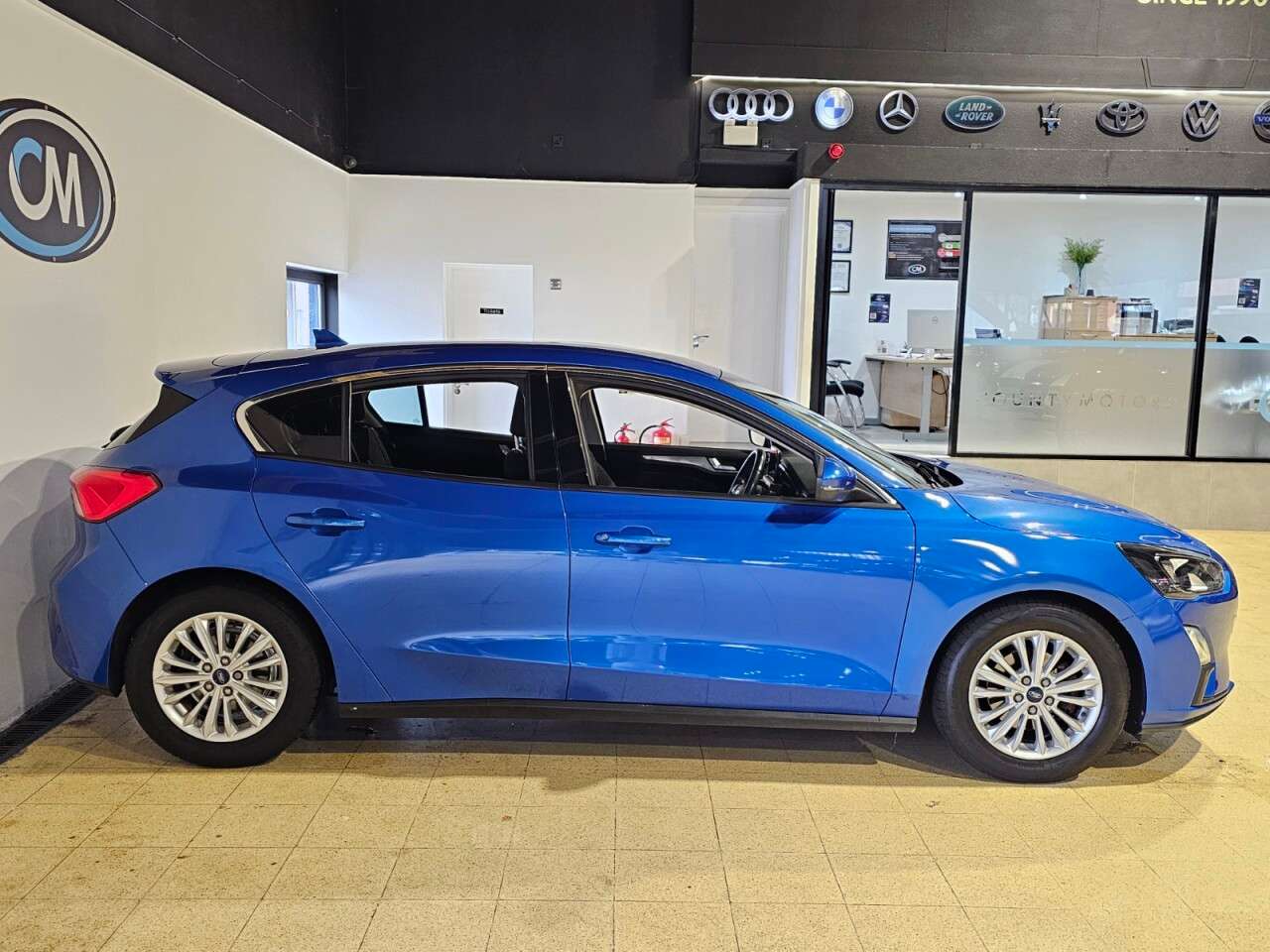 A 2019 FORD FOCUS 1.0T EcoBoost Titanium Hatchback 5dr Petrol Manual Euro 6 (s/s) (125 ps) * A 2019 FORD FOCUS 1.0T EcoBoost Titanium Hatchback 5dr Petrol Manual Euro 6 (s/s) (125 ps) *