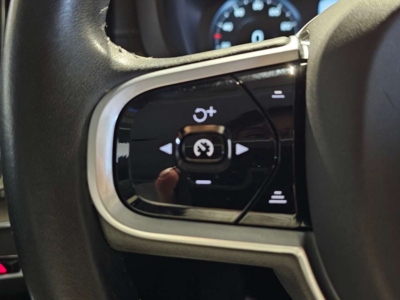 2020 VOLVO XC60 2020 VOLVO XC60