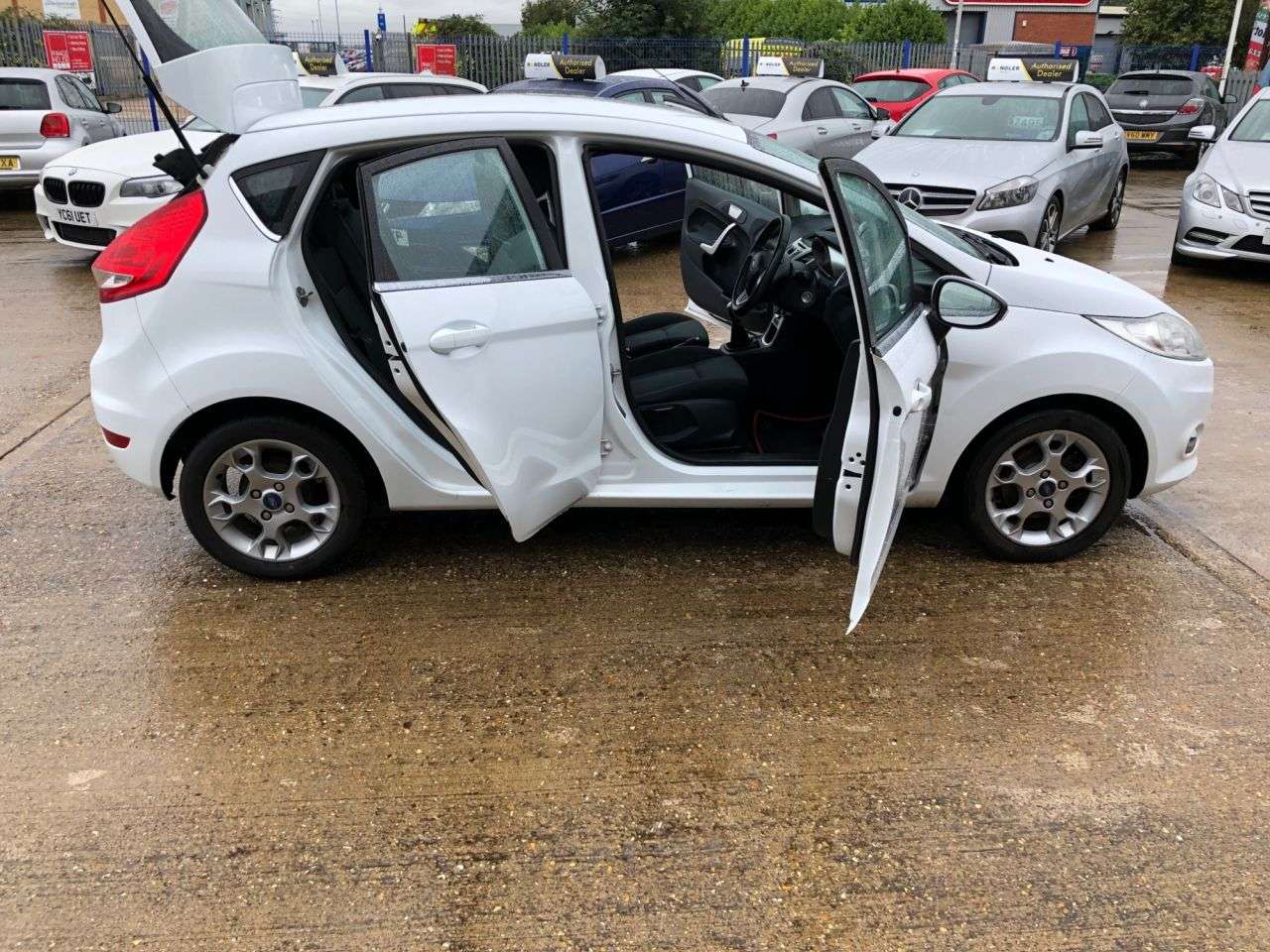 2011 FORD FIESTA 2011 FORD FIESTA