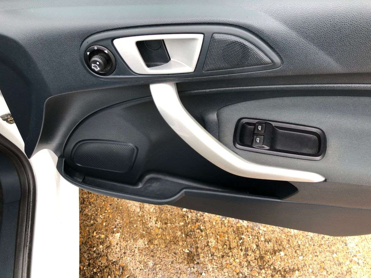 2011 FORD FIESTA 2011 FORD FIESTA