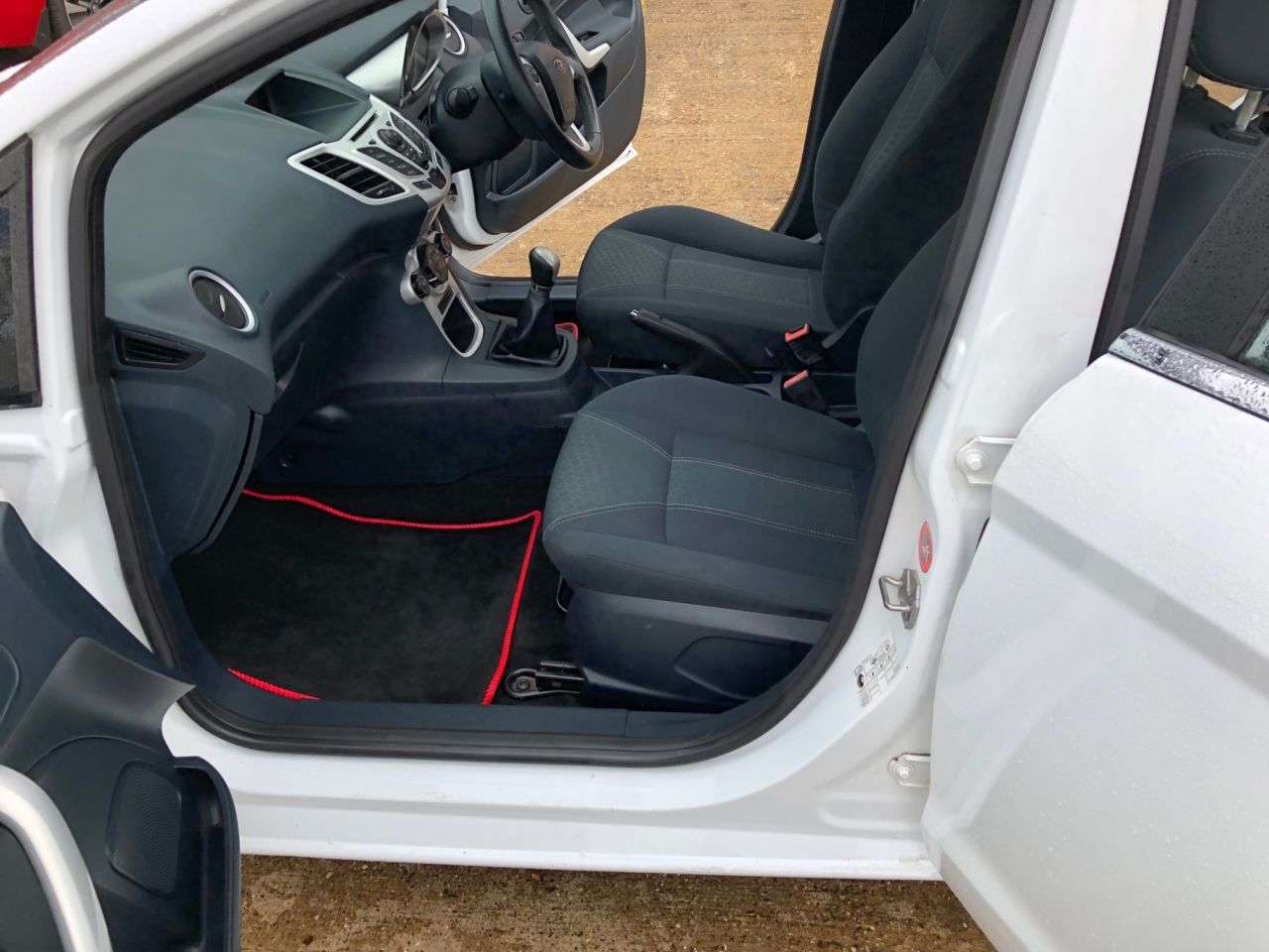 2011 FORD FIESTA 2011 FORD FIESTA