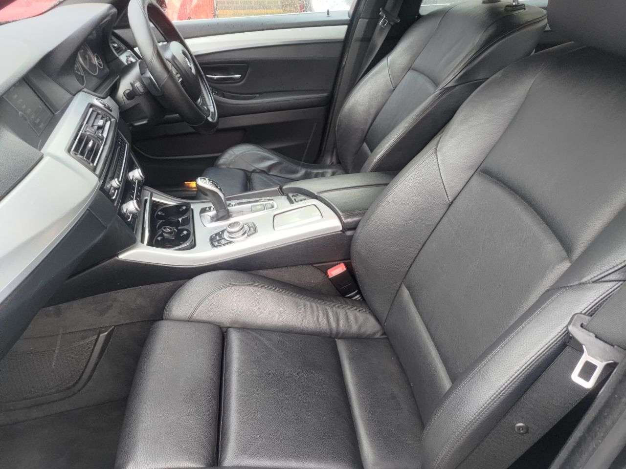 A 2012 BMW 5 SERIES 2.0 520d M Sport Saloon 4dr Diesel Auto Euro 5 (s/s) (184 ps) A 2012 BMW 5 SERIES 2.0 520d M Sport Saloon 4dr Diesel Auto Euro 5 (s/s) (184 ps)