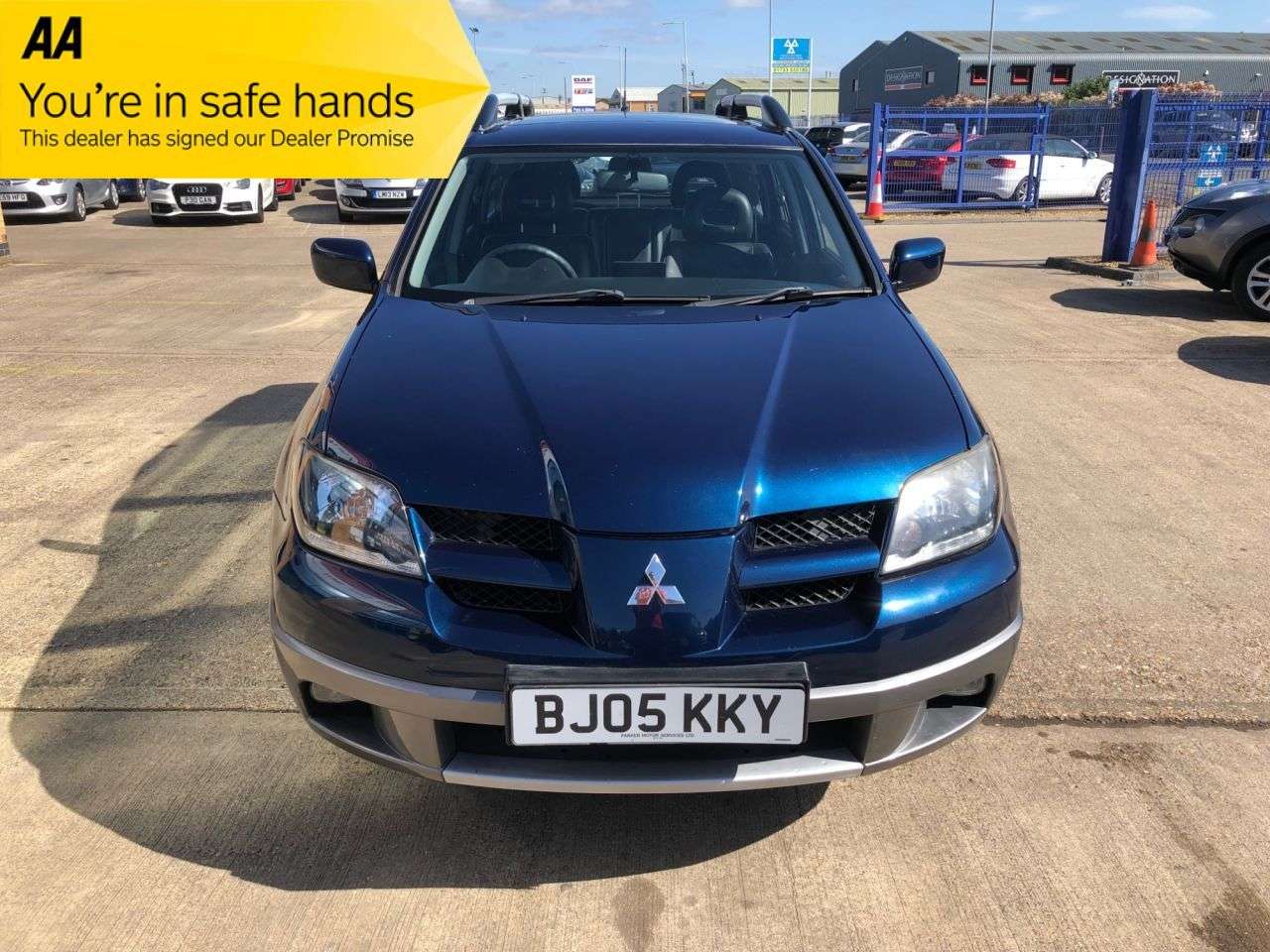 A 2005 MITSUBISHI OUTLANDER 2.4 Sport SE SUV 5dr Petrol Automatic MOT SERVICE WARRANTY A 2005 MITSUBISHI OUTLANDER 2.4 Sport SE SUV 5dr Petrol Automatic MOT SERVICE WARRANTY
