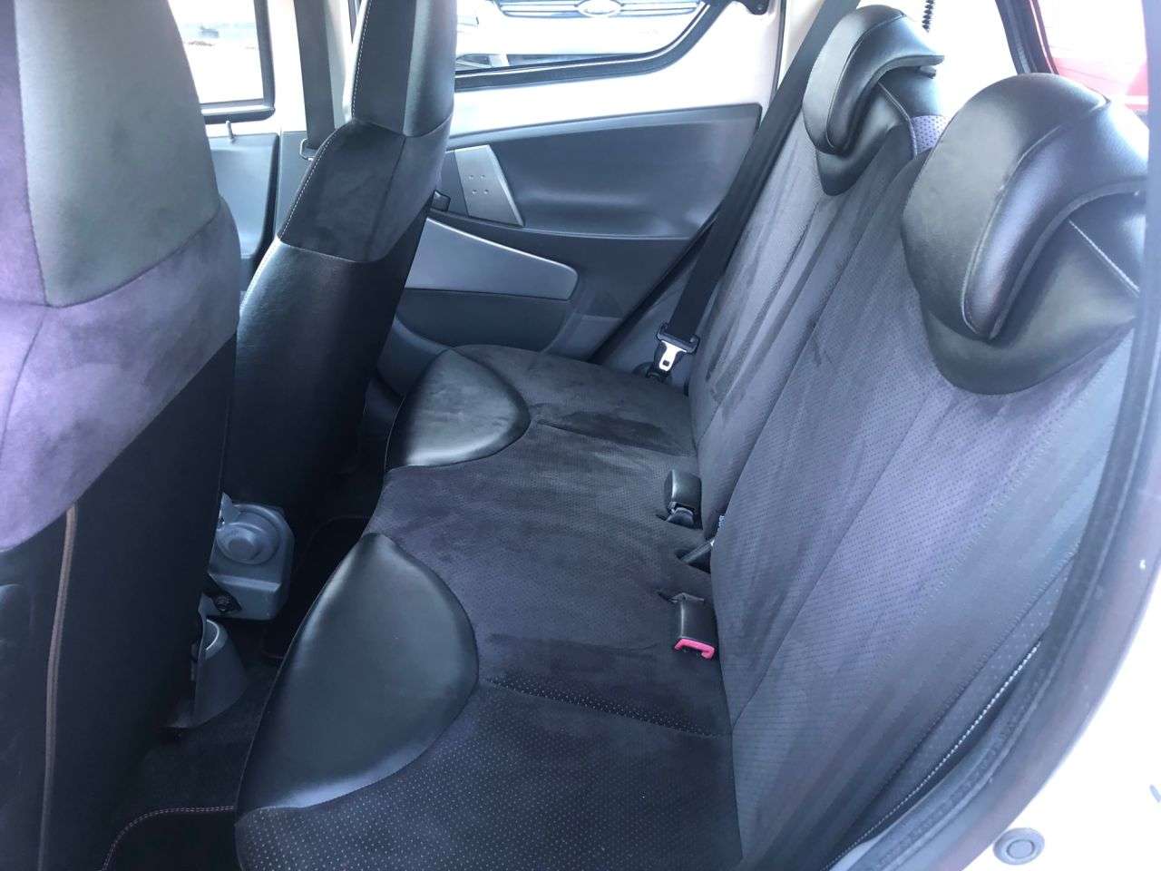 2010 TOYOTA AYGO 2010 TOYOTA AYGO