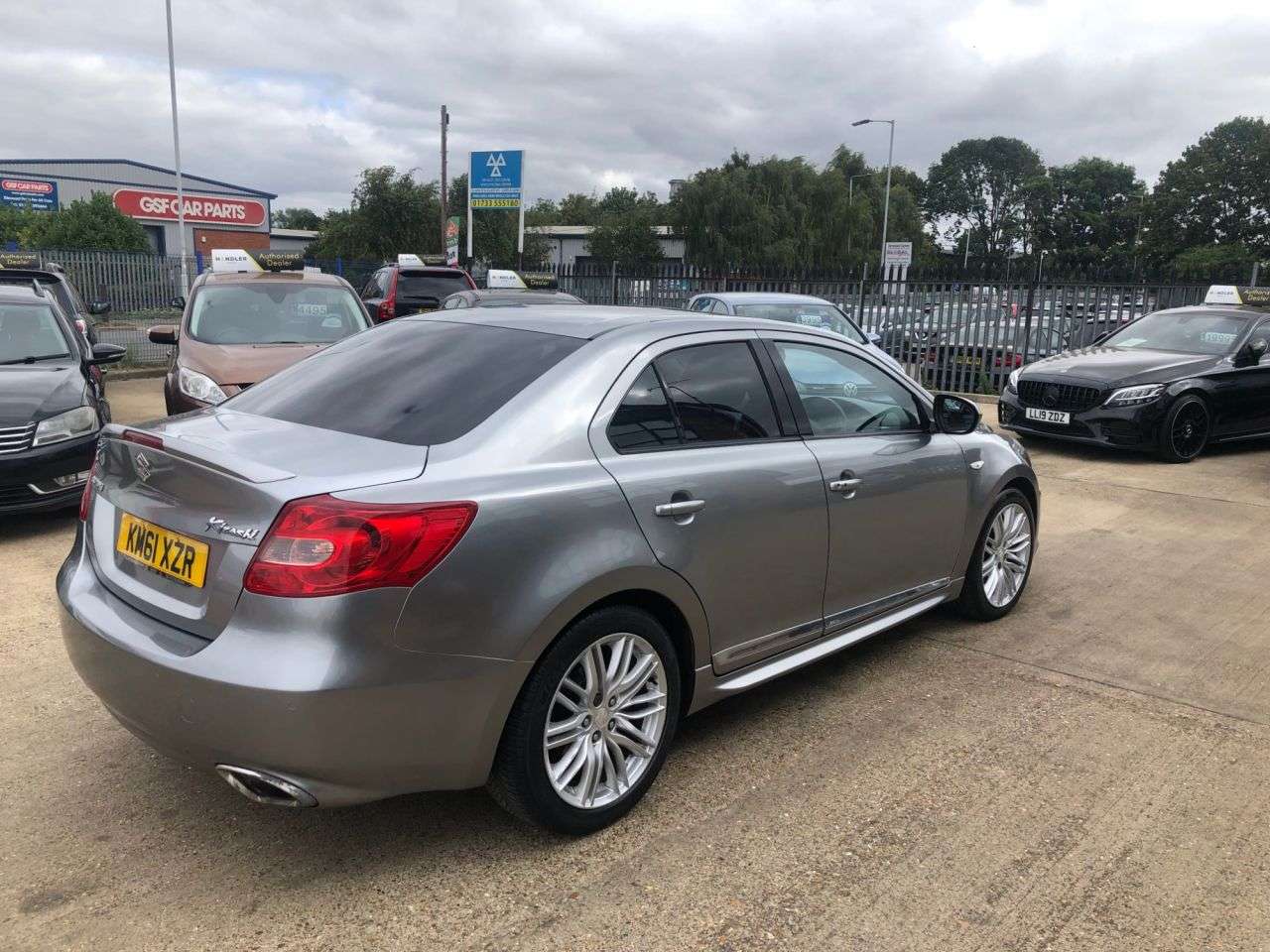 2012 SUZUKI KIZASHI 2012 SUZUKI KIZASHI