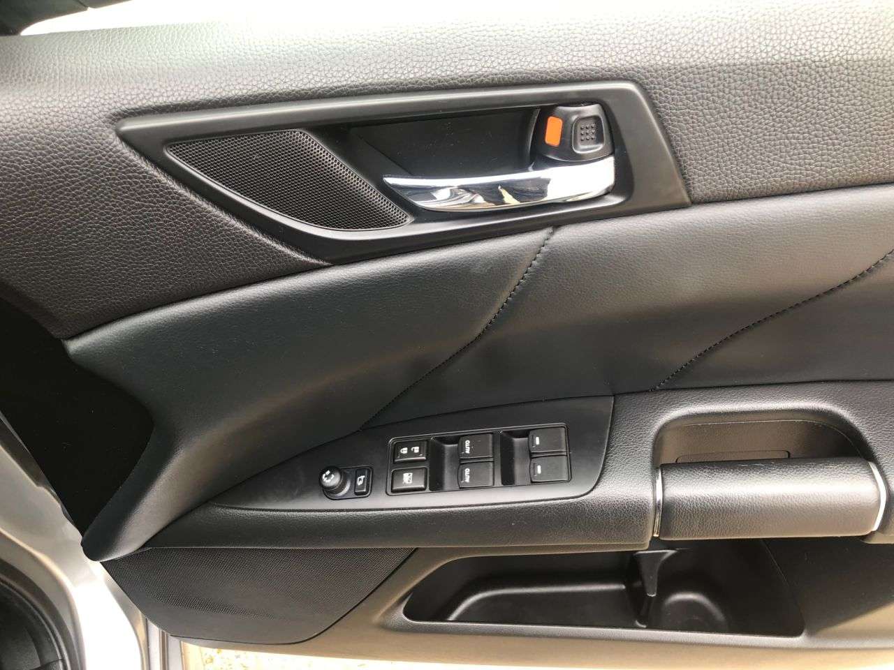 2012 SUZUKI KIZASHI 2012 SUZUKI KIZASHI