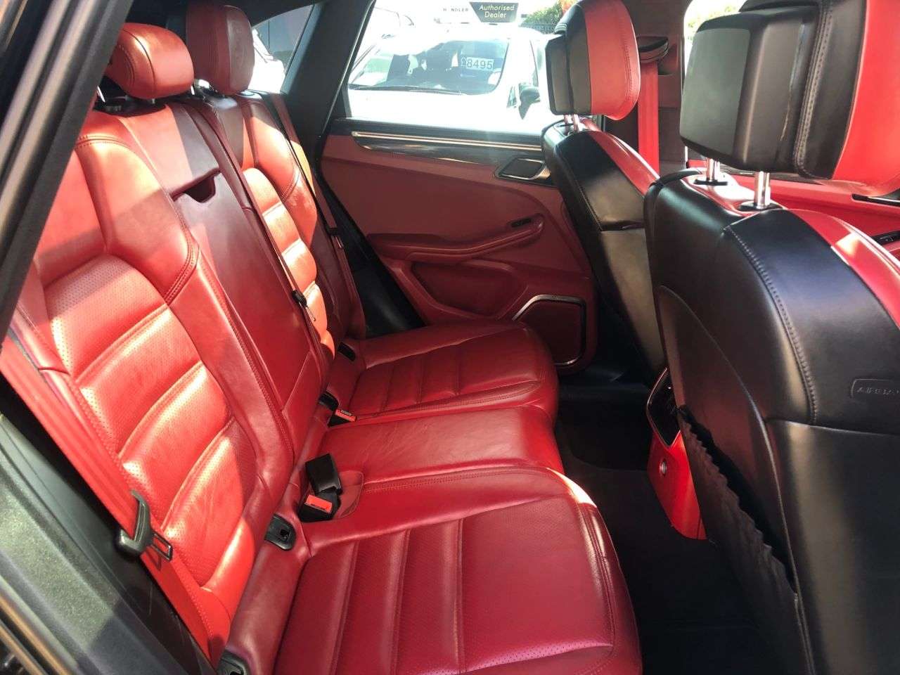 2015 PORSCHE MACAN 2015 PORSCHE MACAN