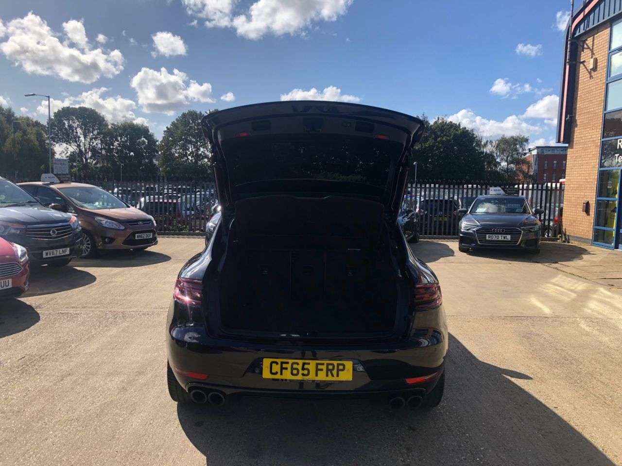 2015 PORSCHE MACAN 2015 PORSCHE MACAN