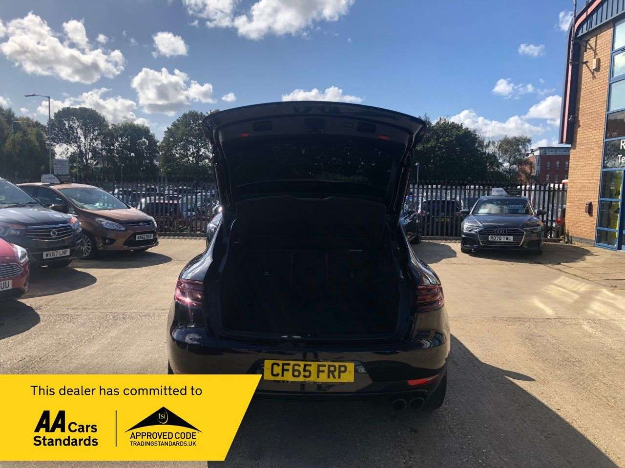 2015 PORSCHE MACAN 2015 PORSCHE MACAN