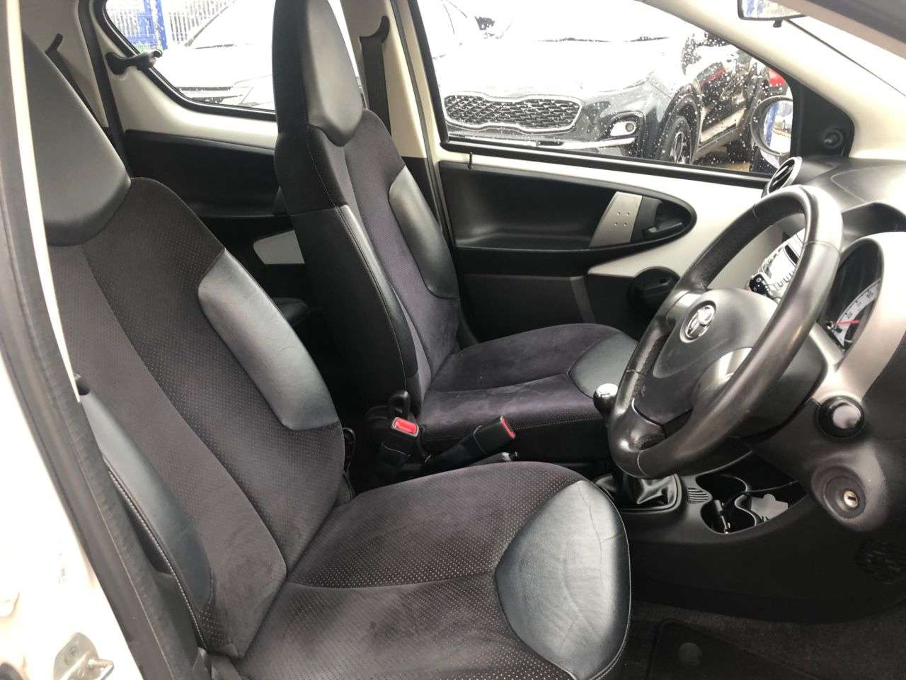 2013 TOYOTA AYGO 2013 TOYOTA AYGO