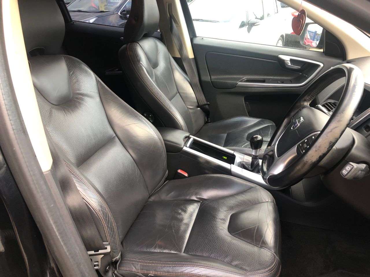 2011 VOLVO XC60 2011 VOLVO XC60