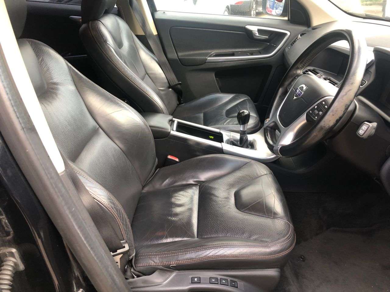 2011 VOLVO XC60 2011 VOLVO XC60