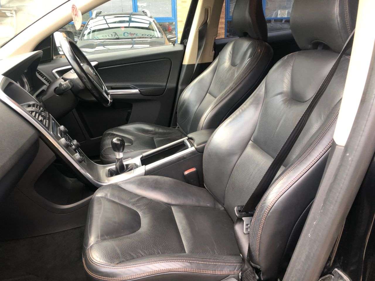 2011 VOLVO XC60 2011 VOLVO XC60