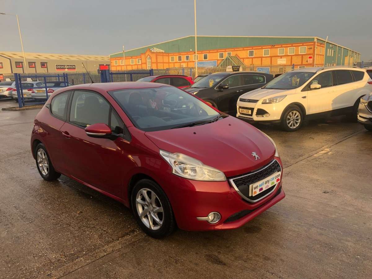 Check out this Peugeot 208 2014 Petrol Manual