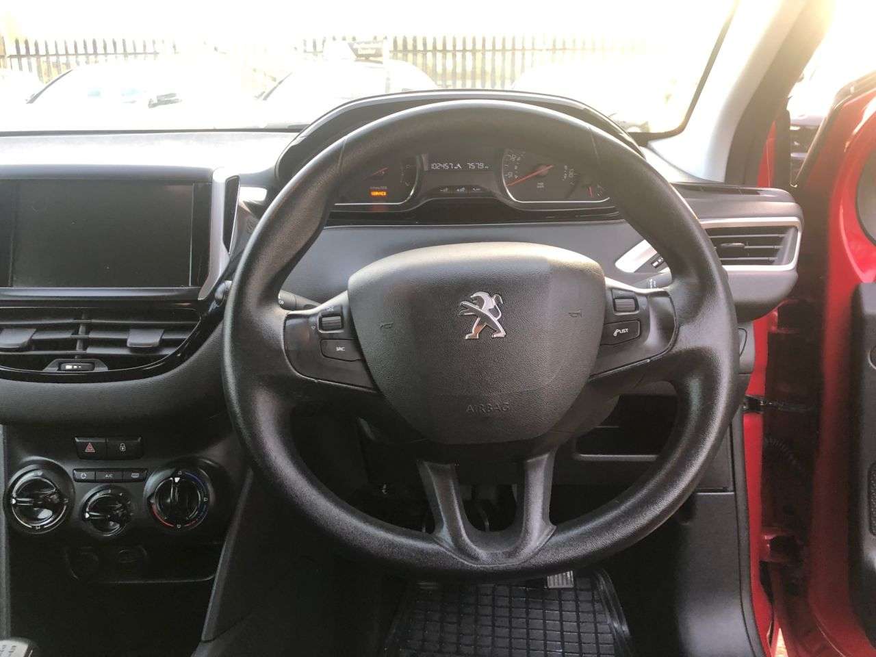 2014 PEUGEOT 208 2014 PEUGEOT 208